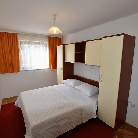 Apartments Dobranic Цриквеница Экстерьер фото